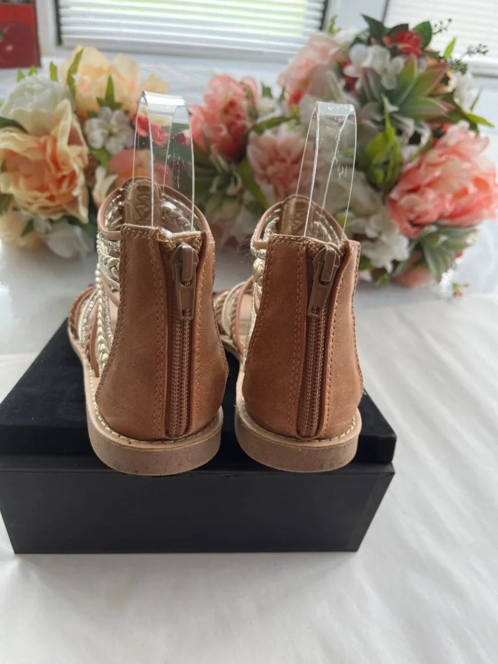 Kelly & Katie Maddy Gladiator Sandals Tan Gold Glitter Size 4M